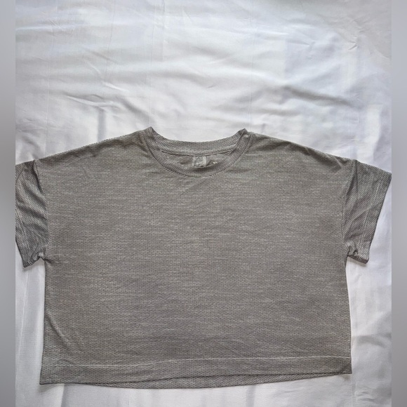 All in Motion Gray Activewear Cropped Top Size Medium - Picture 1 of 5